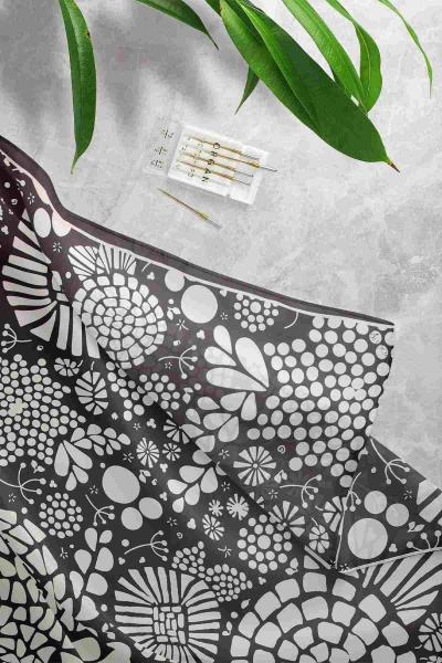 Nergis Desenli Eşarp Siyah