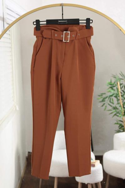 Beli Kemerli Havuç Paça Pantolon Taba