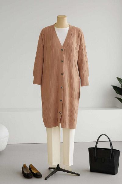 Metal Düğmeli Kendinden Çizgili Triko Hırka Camel