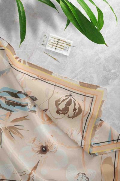 Çiçek Tablosu Desenli Eşarp Sütlü Kahve