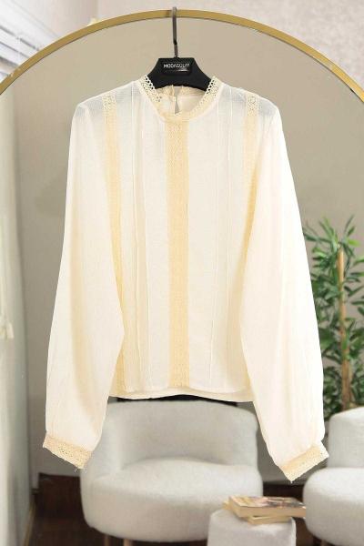 Yaka Önü Fisto Garnili Gömlek Bej