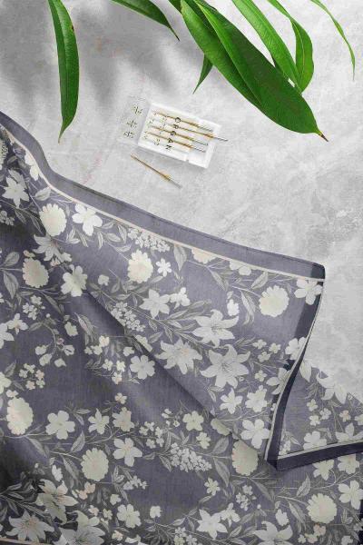 Çiçek Bahçesi Desenli Eşarp Lacivert