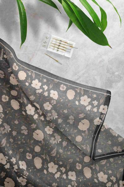 Gül Yaprak Desenli Eşarp Siyah