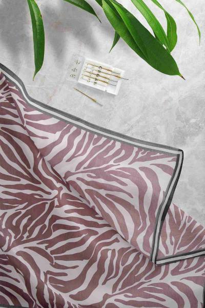 Zebra Desenli Eşarp Siyah Mürdüm