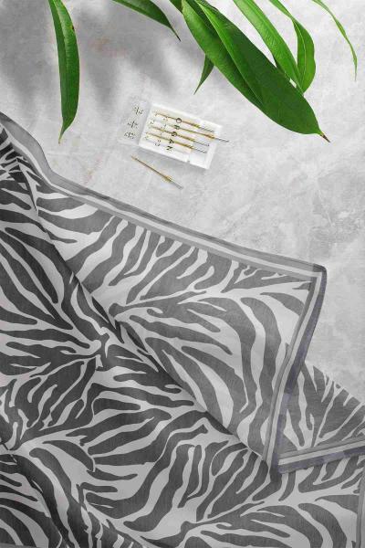 Zebra Desenli Eşarp Füme Siyah