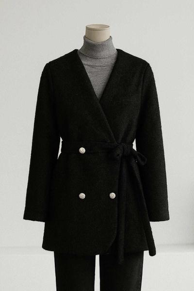 Dört Düğmeli Yandan Bağlamalı Yünlü Kaşe Ceket Siyah