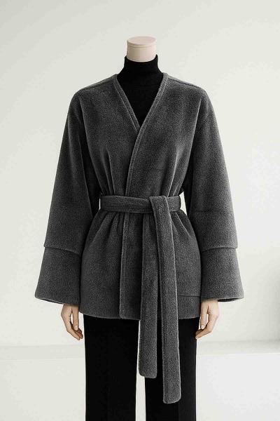 Kolu Parçalı Oversıze Astarlı Kuşaklı Fox Kürk Kaban Füme