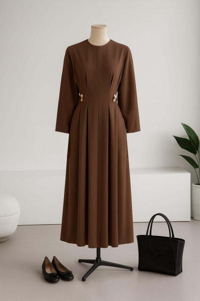 Çift Tokalı Arkası Bağlamalı Poliviskon Elbise Sütlü Kahve