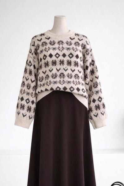 Yün Karışımlı Efektli Jakar Triko Kazak Bej