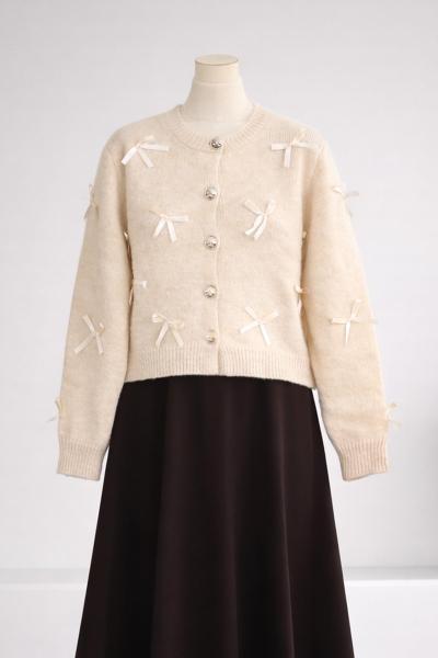 Fiyonklu Beş Düğmeli Triko Hırka Bej