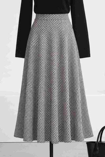 Kazayağı Desenli Çan Etek Ekru Siyah