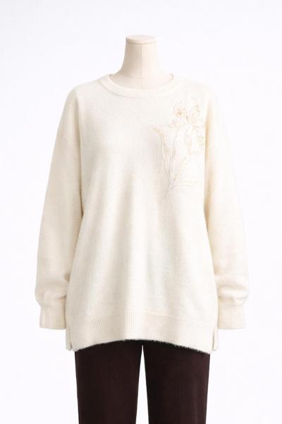 Çiçek Nakışlı Yumoş Örgü Tunik Ekru